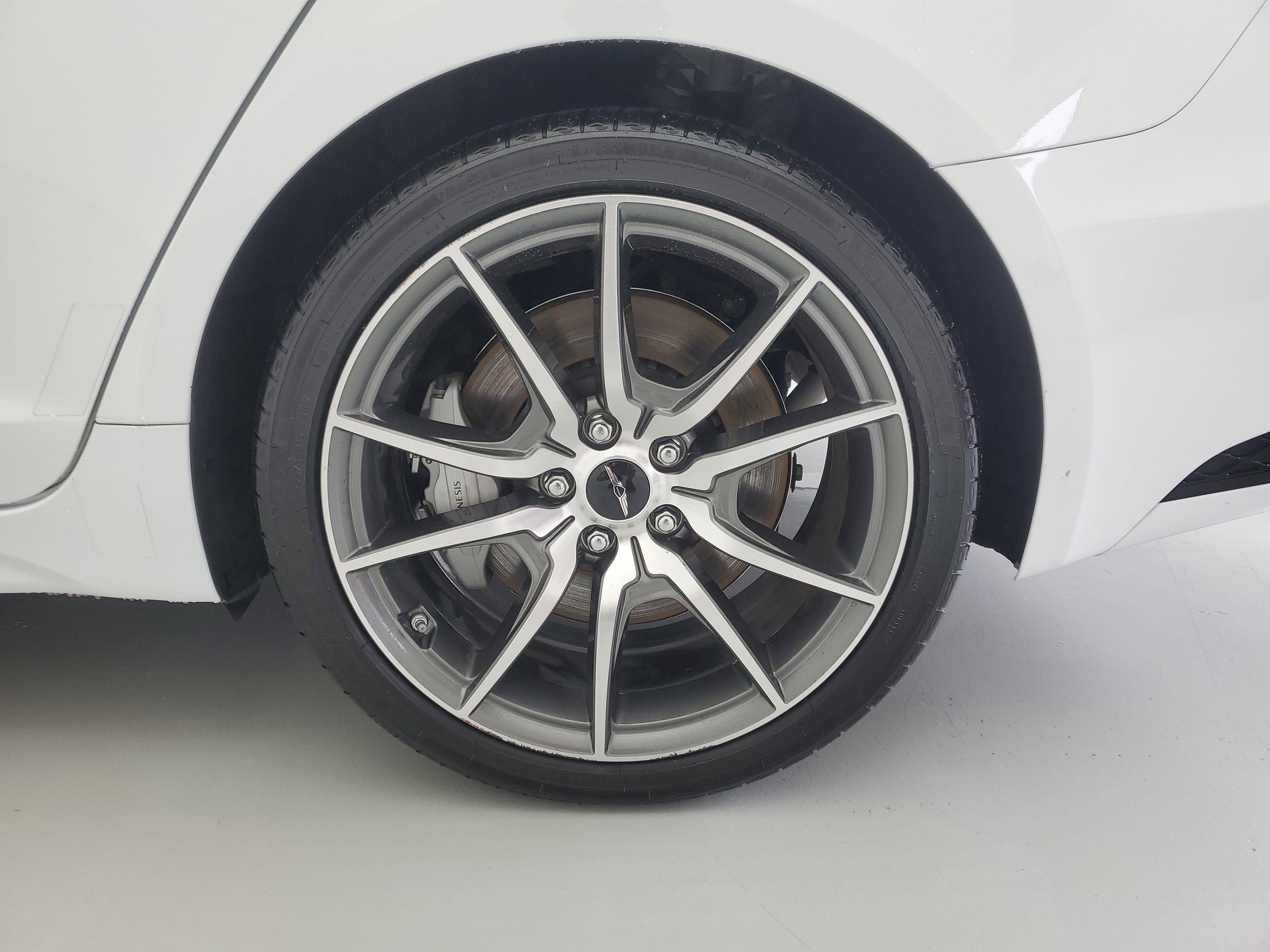 2025 GENESIS G70 Standard - Photo 11