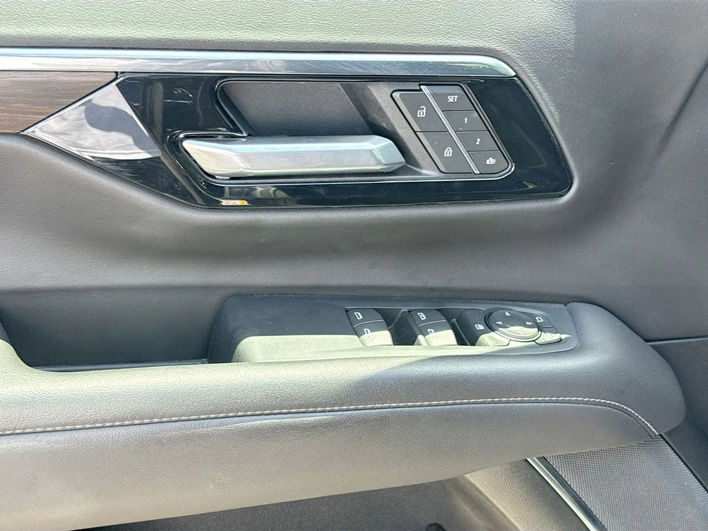 Used 2025 Gray Chevrolet LT image 19