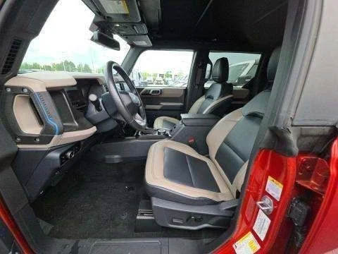 Used 2023 Red Ford Wildtrak image 6