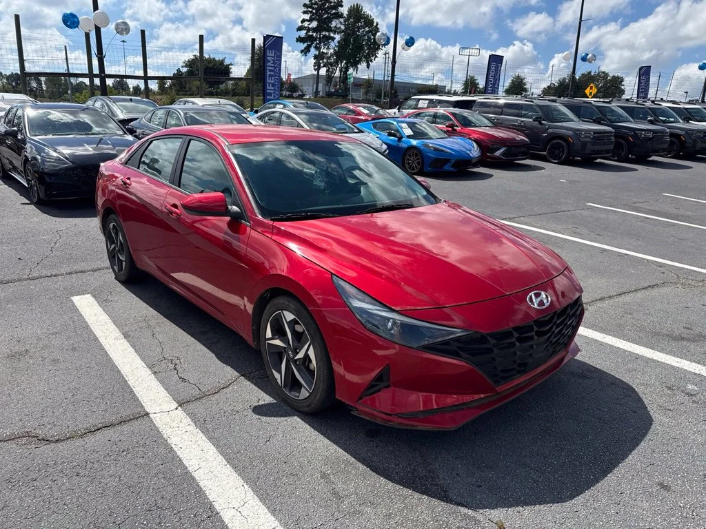 Used 2023 Red Hyundai SEL image 4