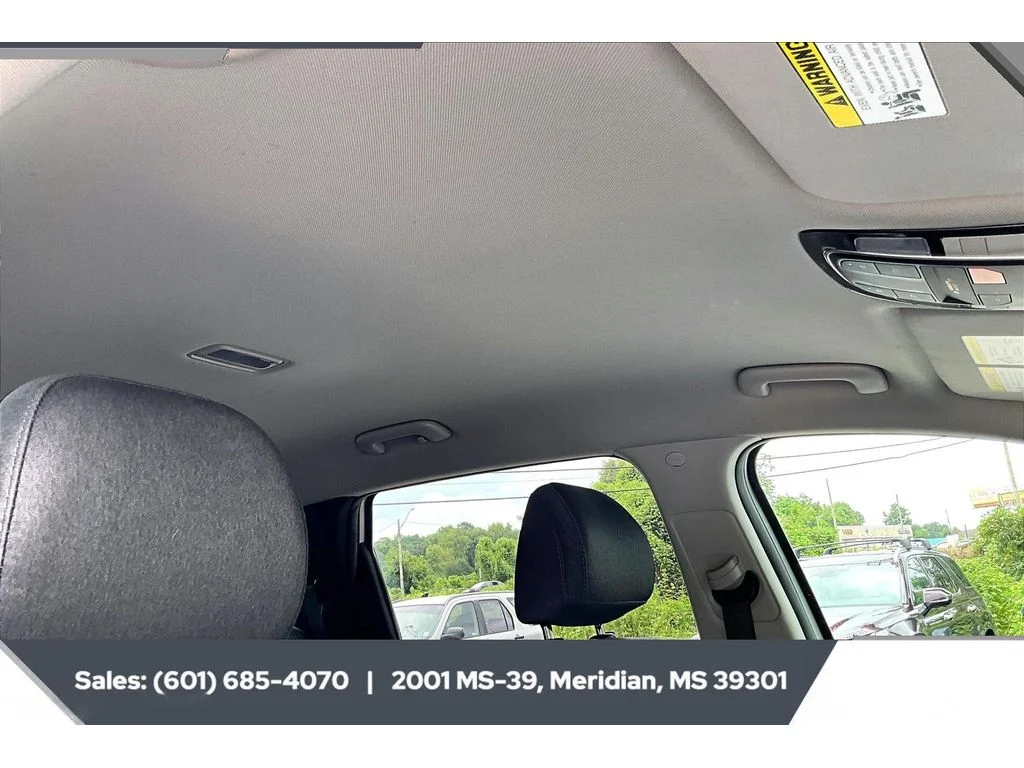 Used 2022 Shimmering Silver Hyundai SEL image 16