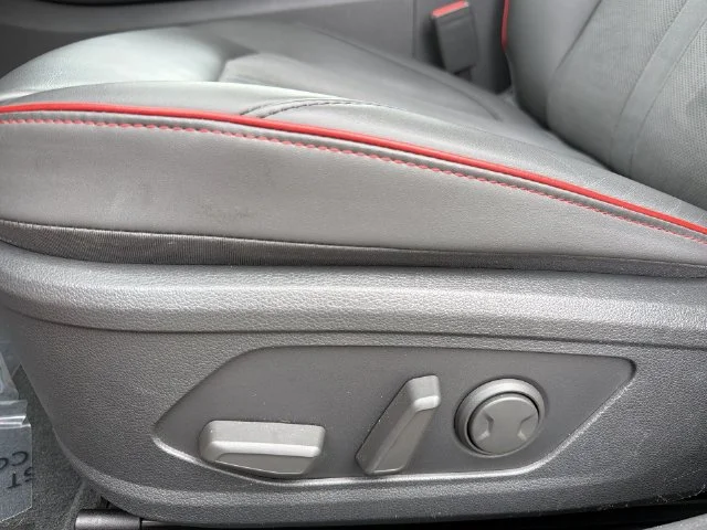 Used 2021 Red Hyundai SEL Plus image 34