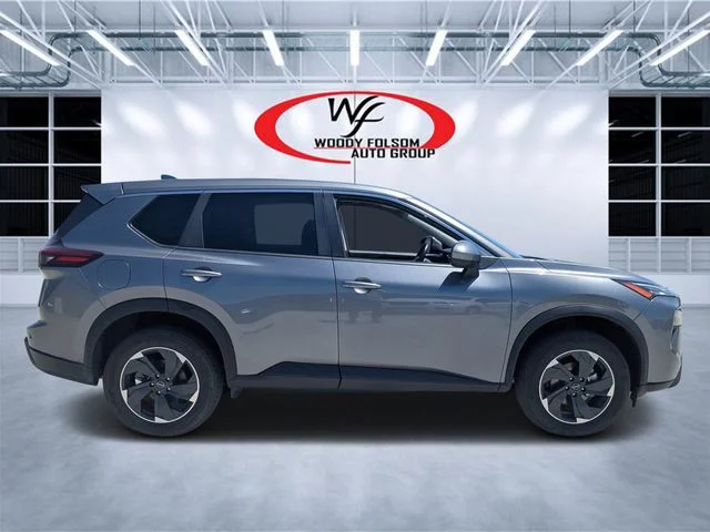 Used 2025 Gray Nissan SV image 2