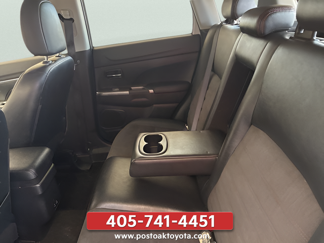 Used 2023 White Mitsubishi 2.0 LE image 28