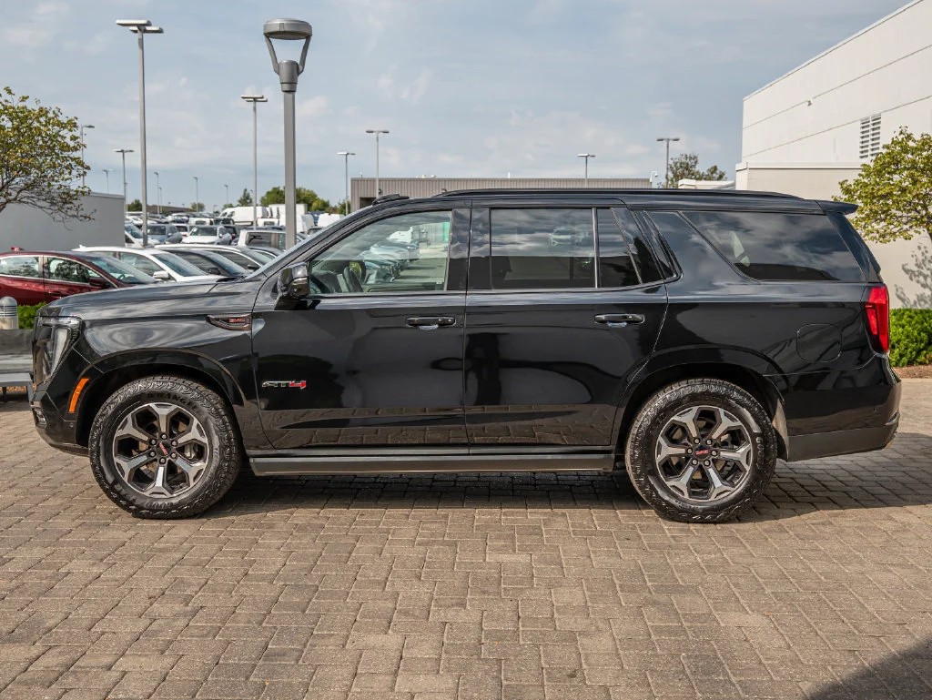 Used 2025 Onyx Black GMC AT4 Ultimate image 5