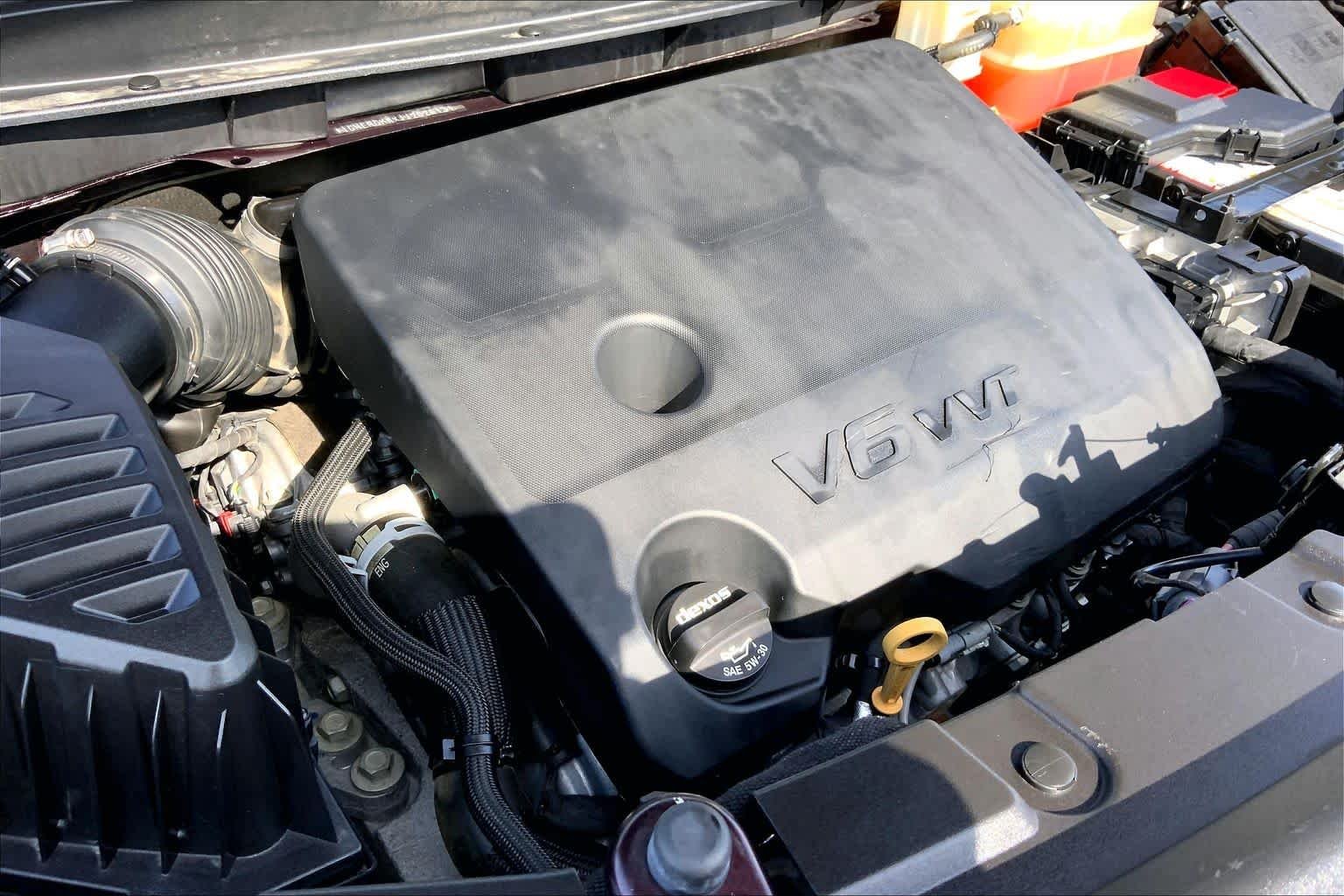Used 2018 Black Currant Metallic Chevrolet LT Cloth image 32