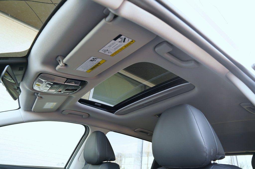 New 2026 Serenity White Pearl Hyundai SEL Premium image 11
