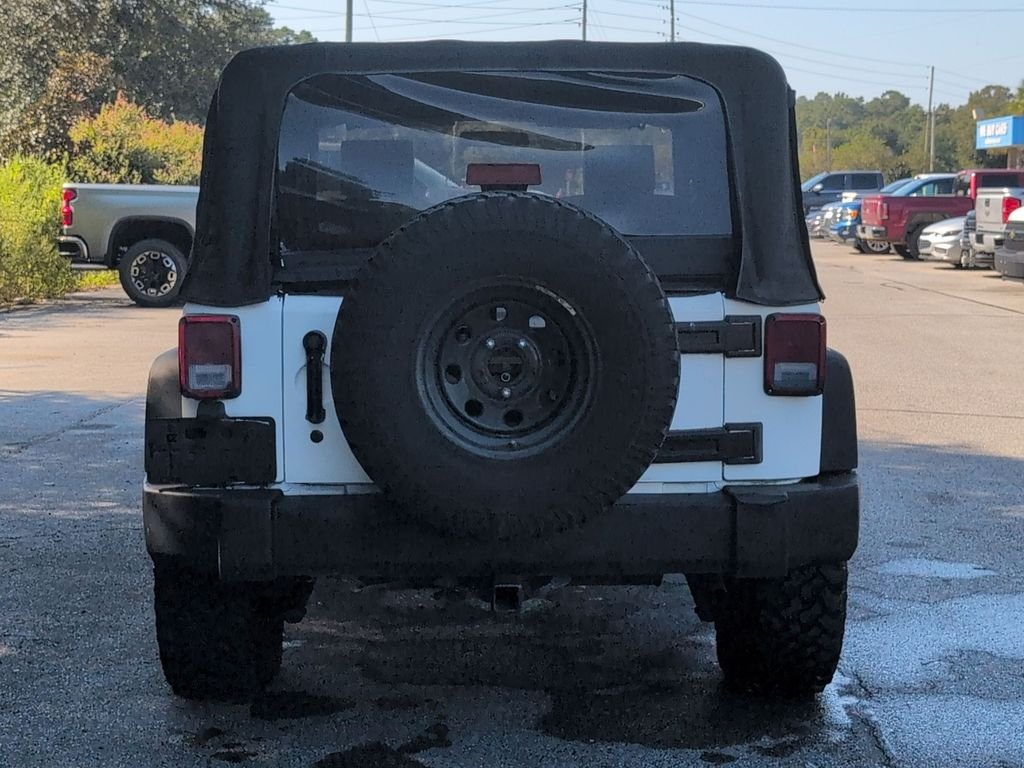Used 2008 Green Jeep X image 4