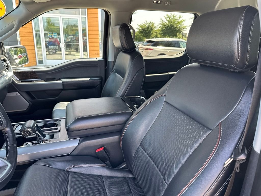 Used 2022 Black Ford Lariat image 25