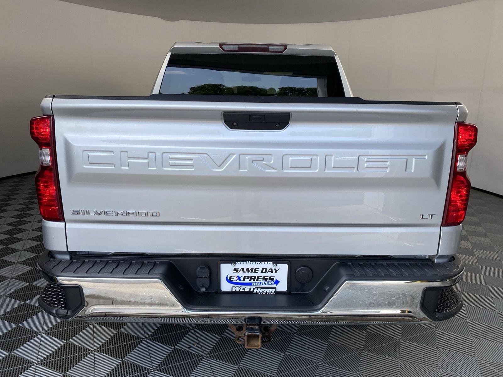 Used 2021 Silver Ice Metallic Chevrolet LT image 13