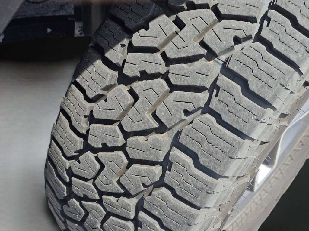 Used 2025 Hydro Blue Pearlcoat Jeep Mojave image 20