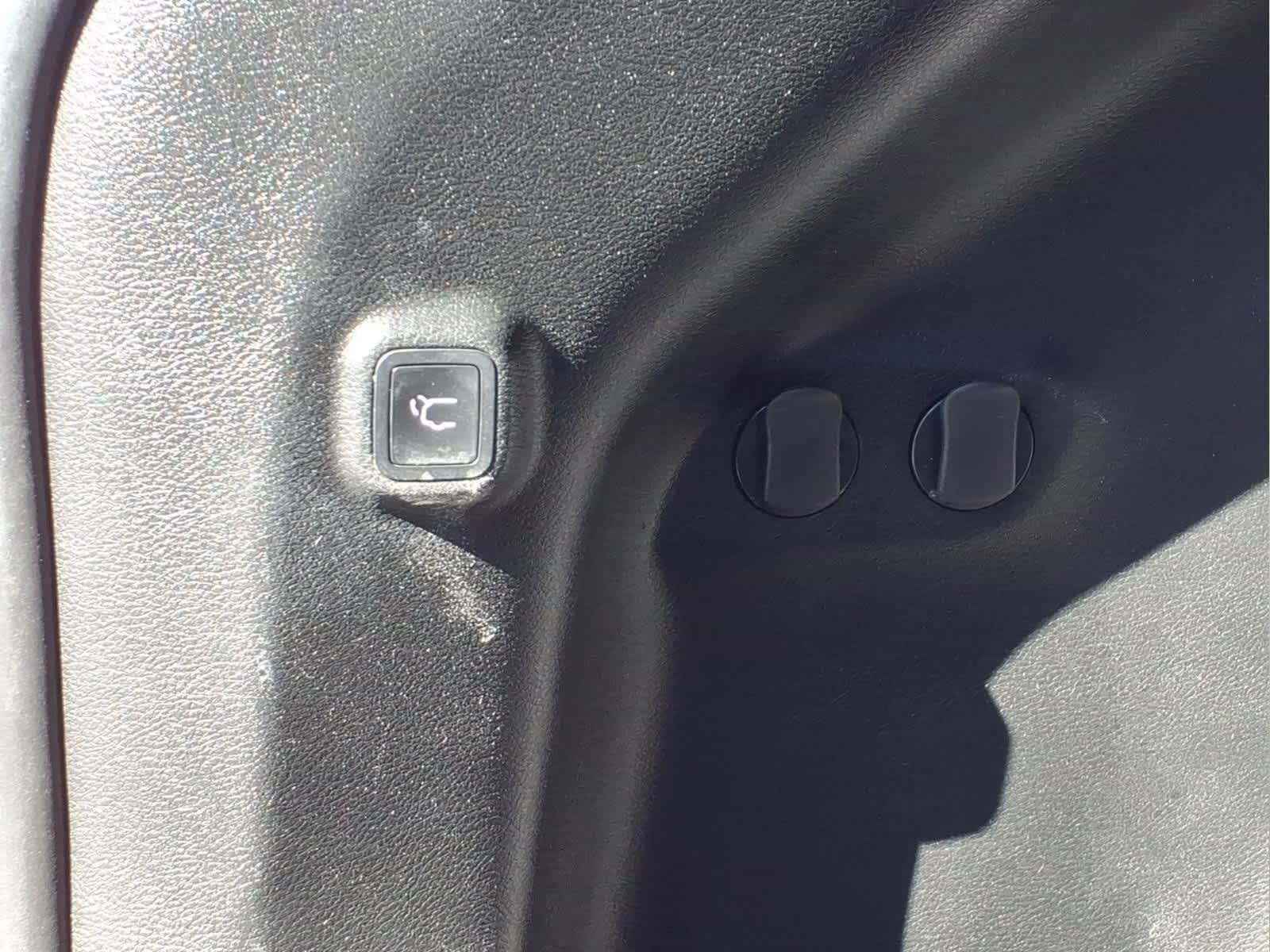 Used 2022 Bright White Clearcoat Jeep Trailhawk image 7