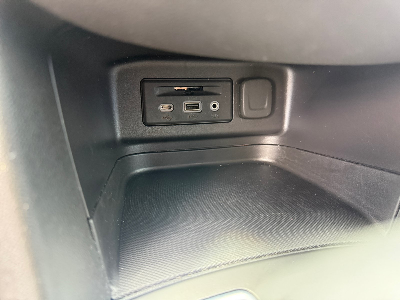Used 2024 Summit White Chevrolet LT image 19