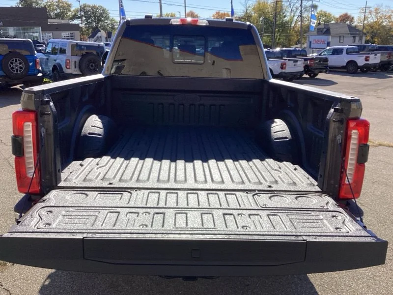 New 2027 Gray Ford Lariat image 10
