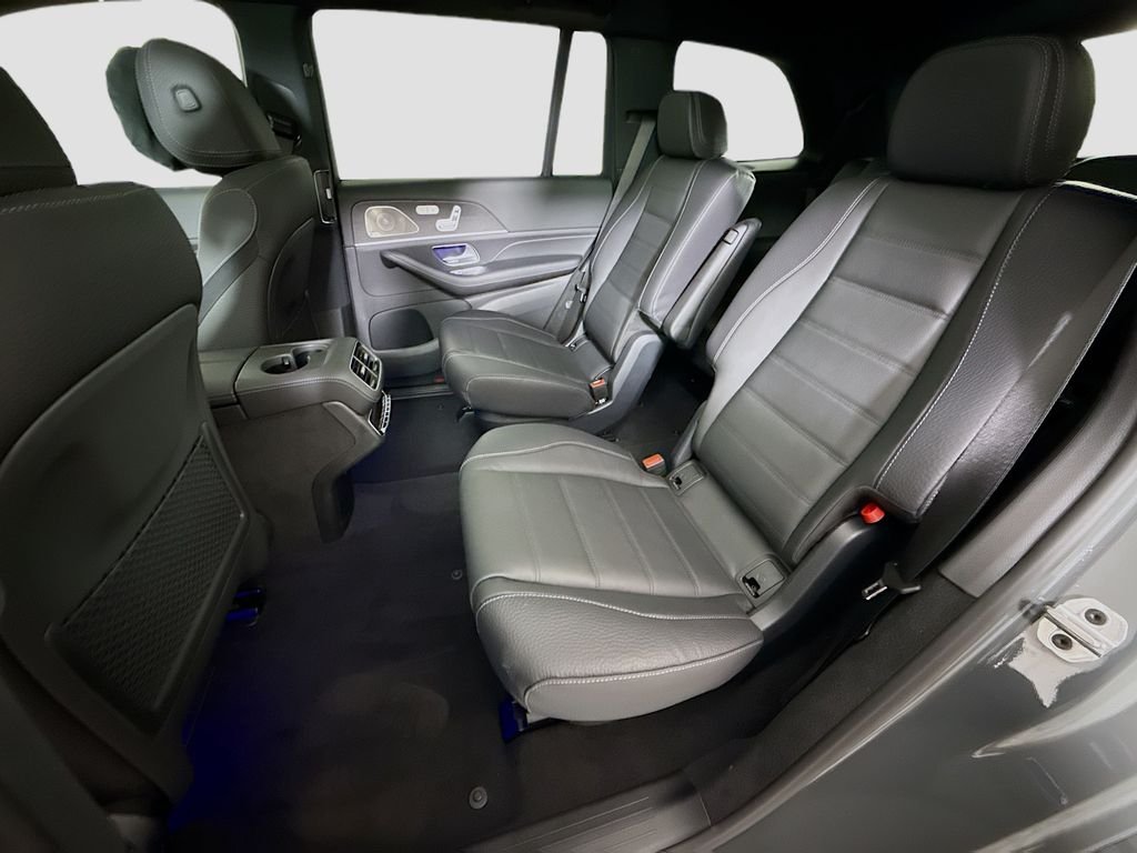 New 2026 MANUFAKTUR Silicon Grey Mercedes-Benz GLS 450 image 26