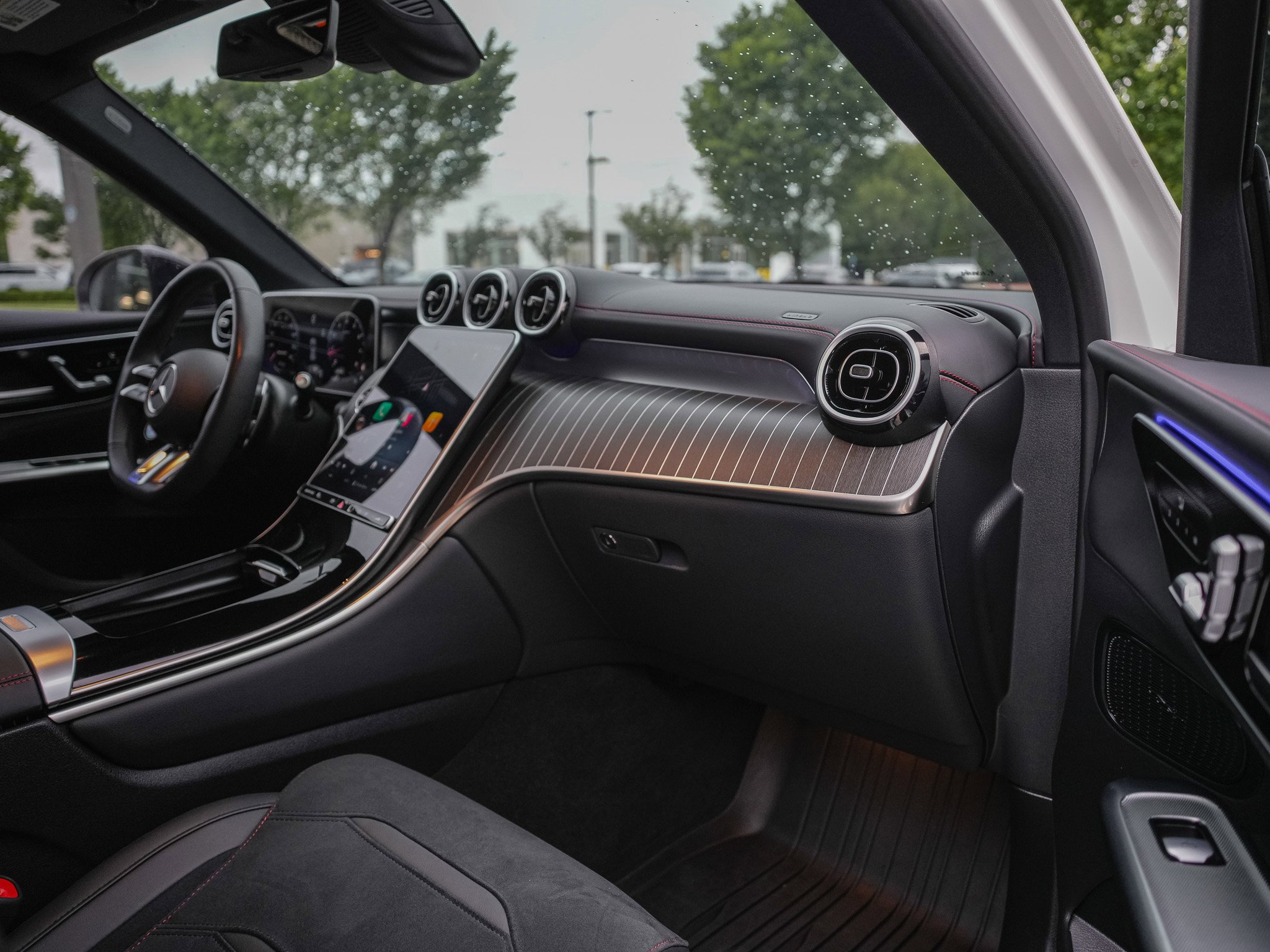 Certified Used 2025 Polar White Mercedes-Benz GLC 43 AMG® image 28