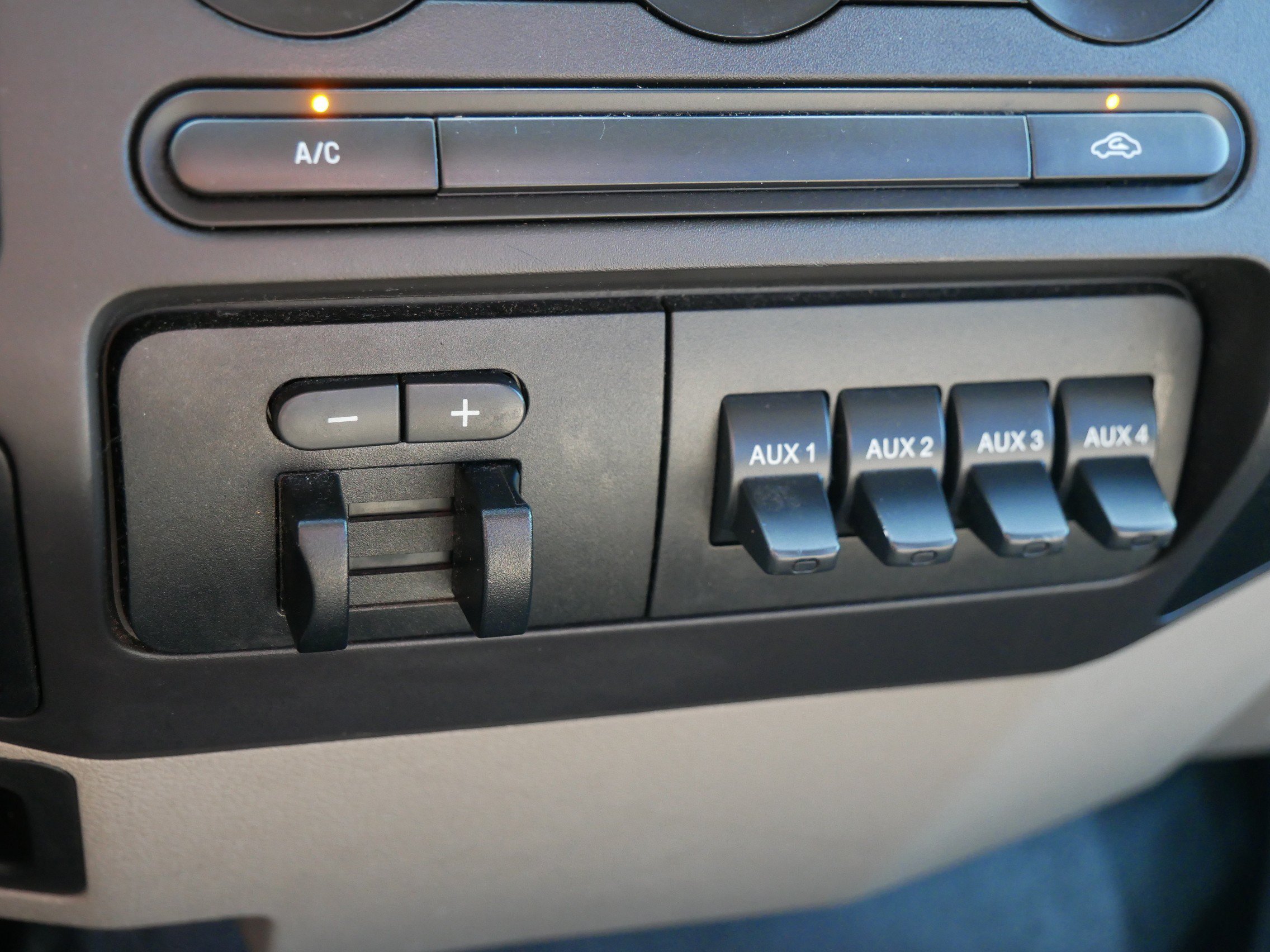 Used 2010 White Ford XL image 24