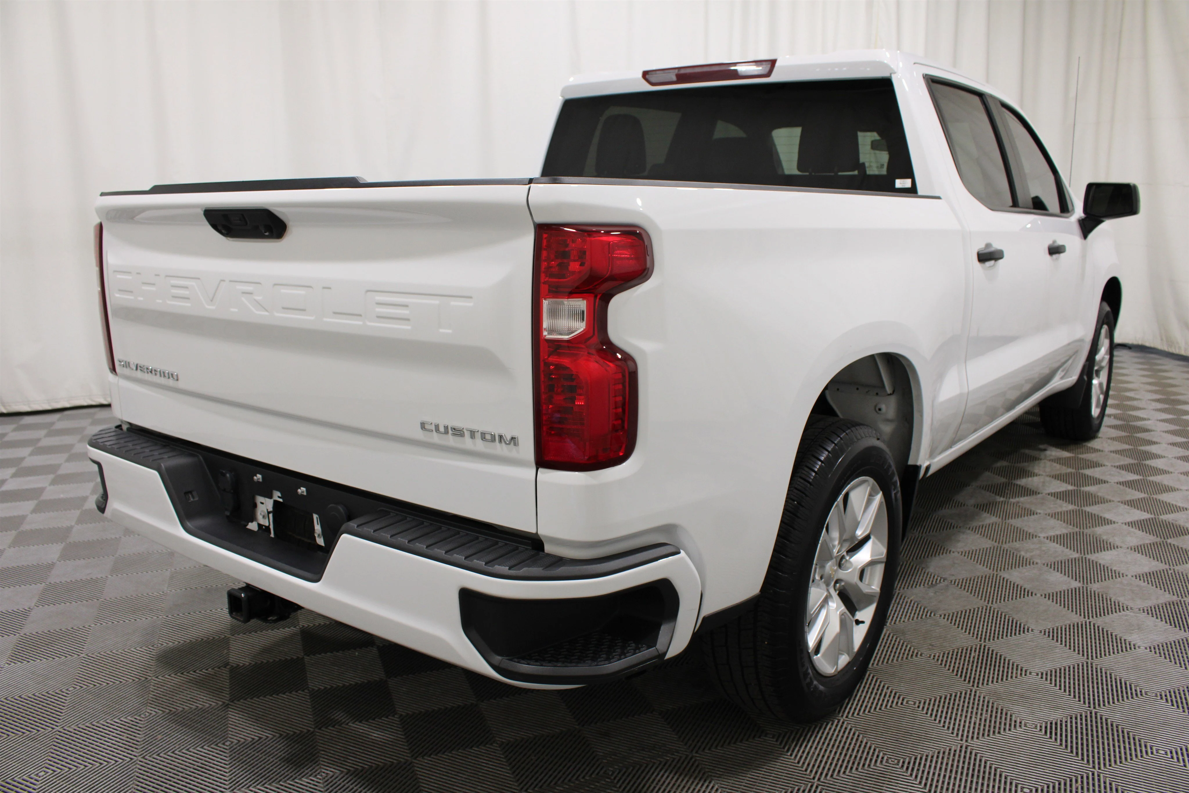 Used 2024 Summit White Chevrolet Custom image 27