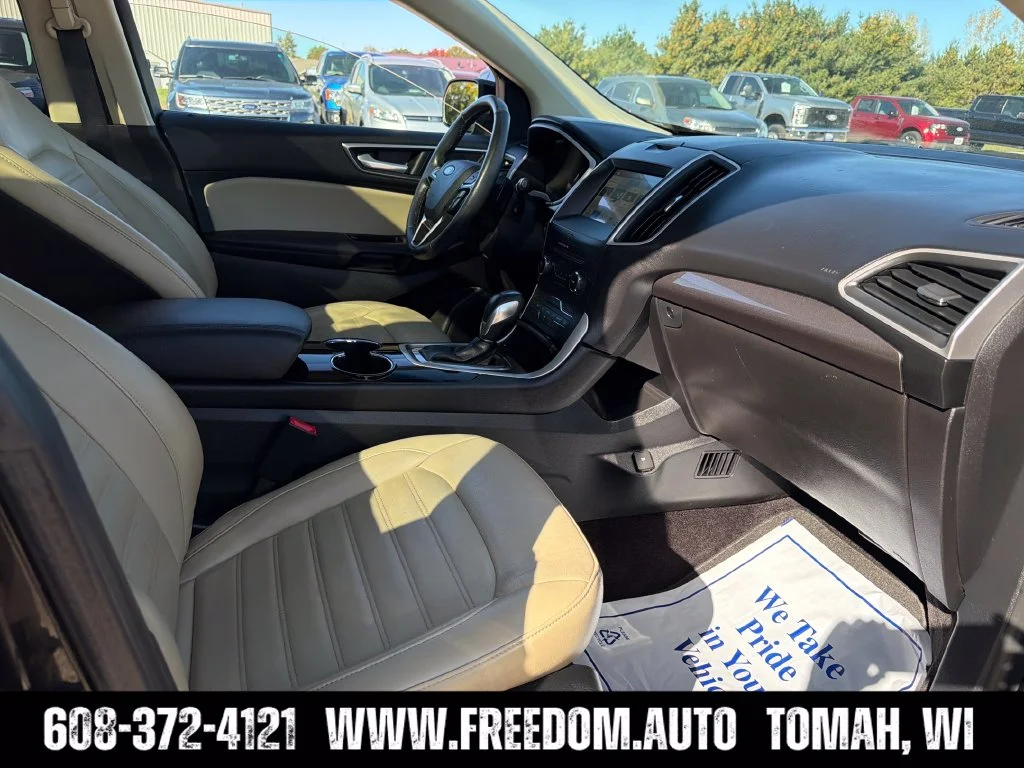 Used 2016 Black Ford SEL image 35