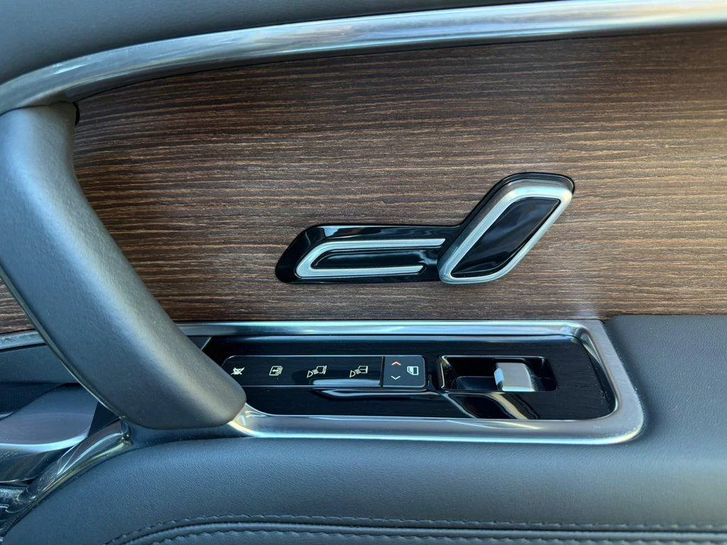 2024 Land Rover Range Rover SE - Photo 17