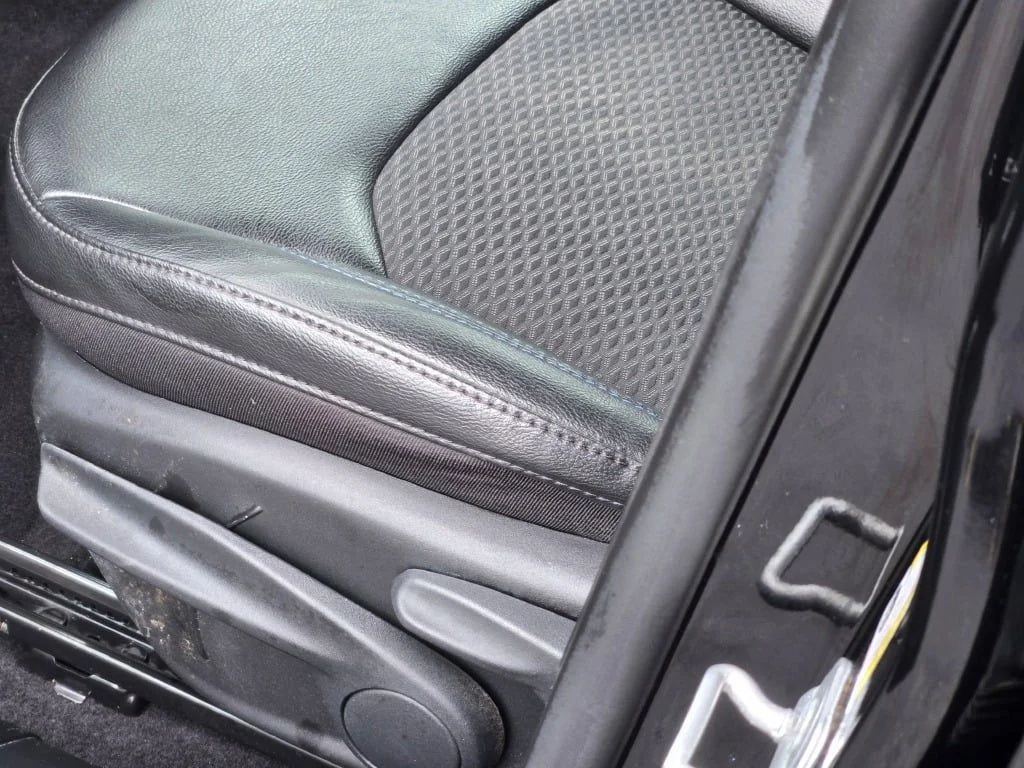 Used 2023 Black Jeep Latitude image 24