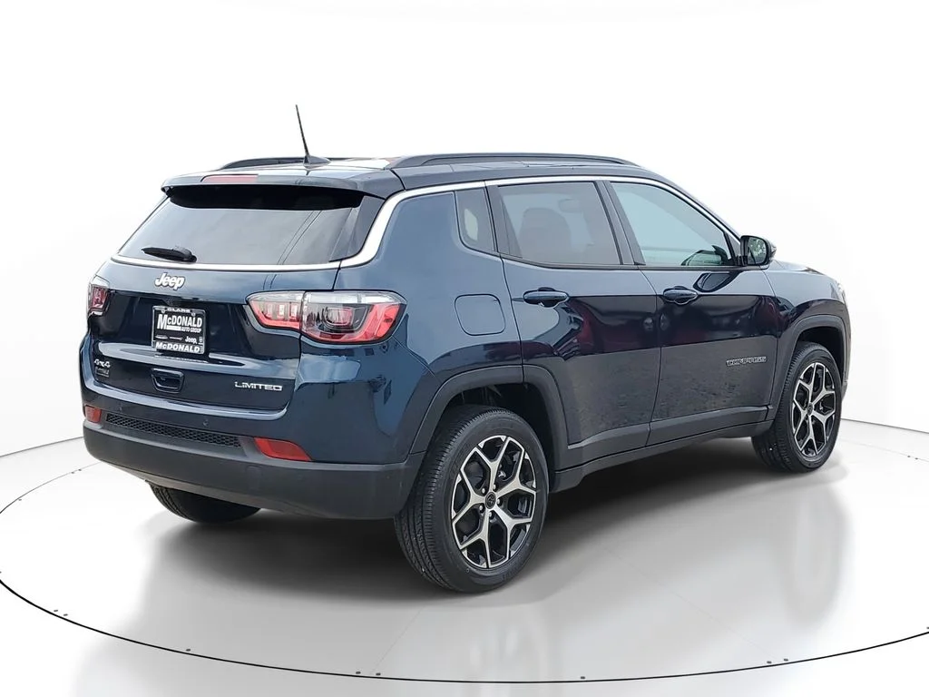 New 2026 Fathom Blue Pearl-Coat Exterior Paint Jeep Limited image 3