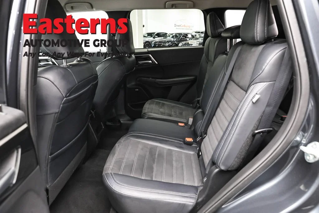 Used 2025 Gray Mitsubishi SE image 22