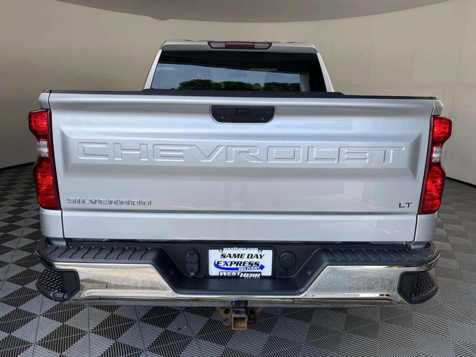 Used 2021 Silver Ice Metallic Chevrolet LT image 15