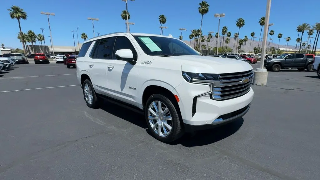 Used 2024 Beige Chevrolet High Country image 3