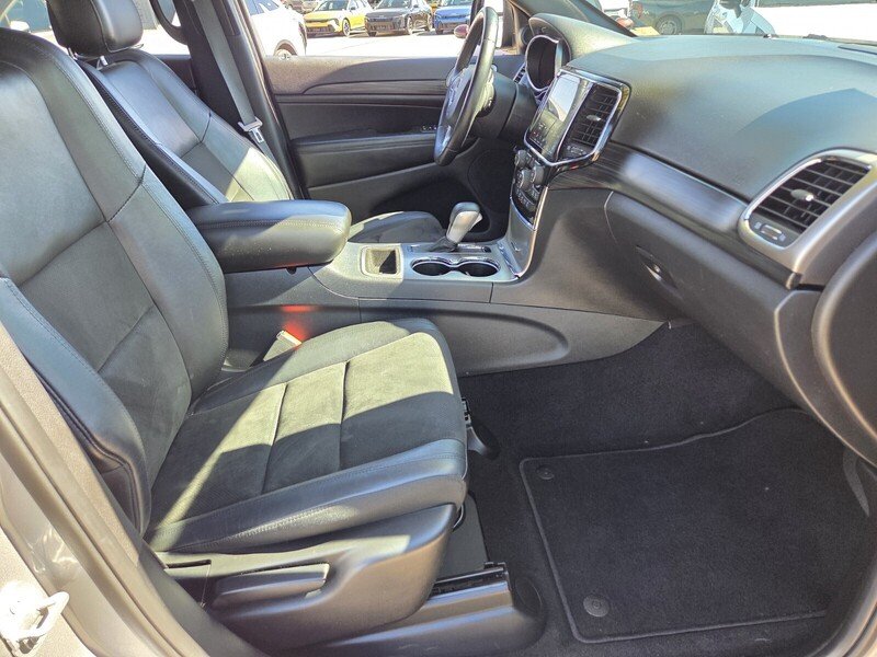 Used 2019 Billet Silver Metallic JEEP ALTITUDE 4X2 image 16