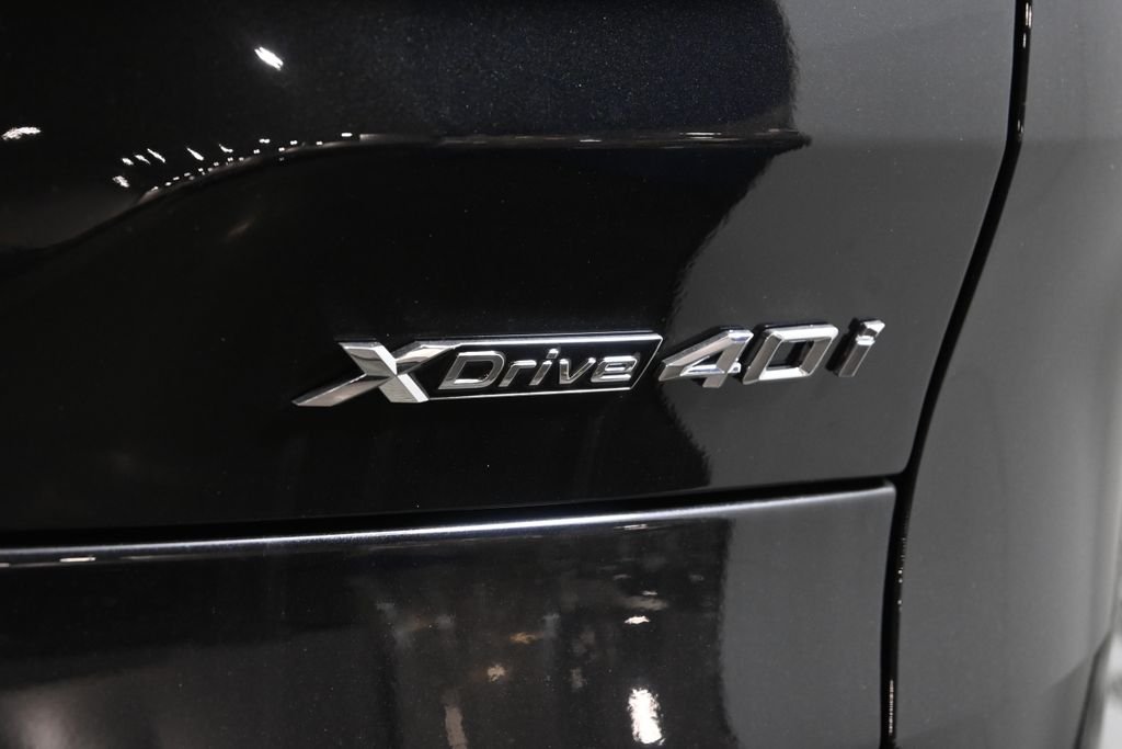 New 2026 Black Sapphire Metallic BMW xDrive40i image 41