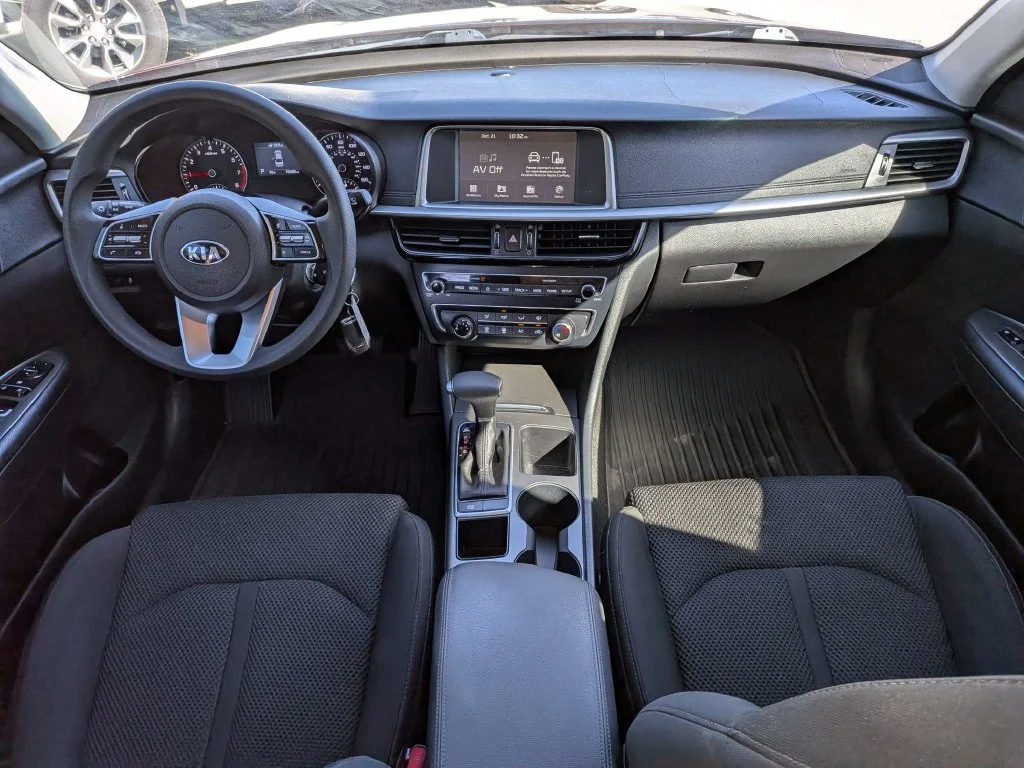 Used 2020 Purple Kia LX image 12