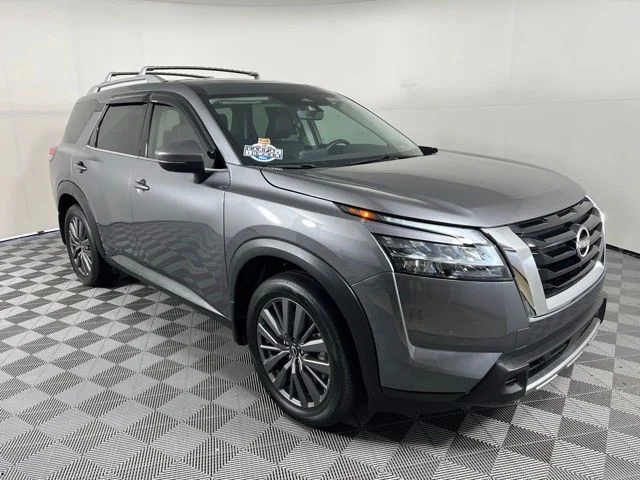 2024 Nissan Pathfinder SL 2WD's photo