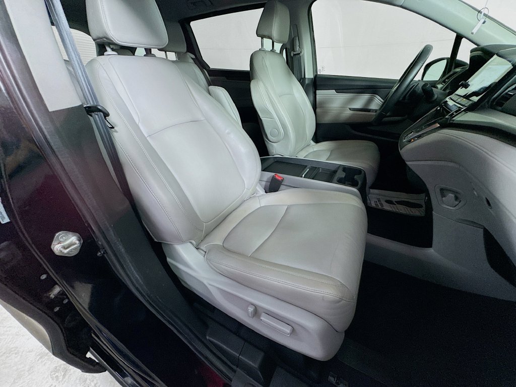 Certified Used 2019 Crystal Black Pearl Honda Touring image 41