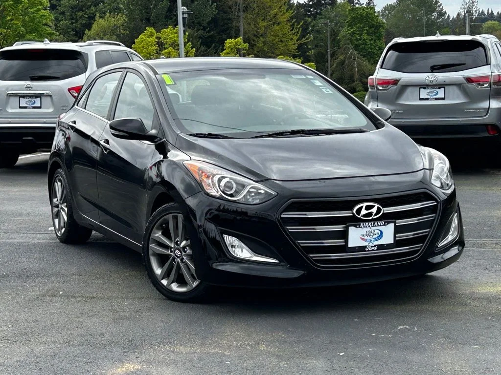 2016 Hyundai Elantra GT 2.0L 6-Speed A/T's photo