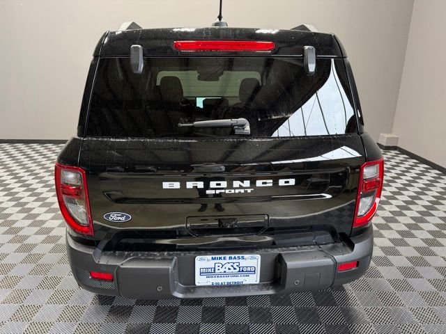 New 2026 Shadow Black Ford Outer Banks® image 11