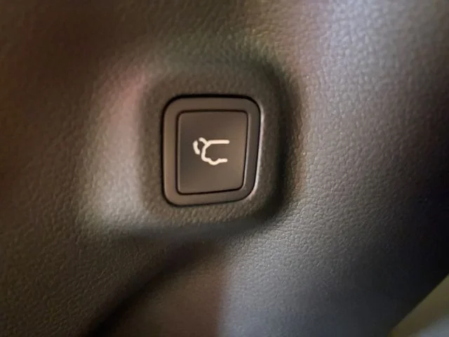 New 2026 Blue Jeep Latitude image 18