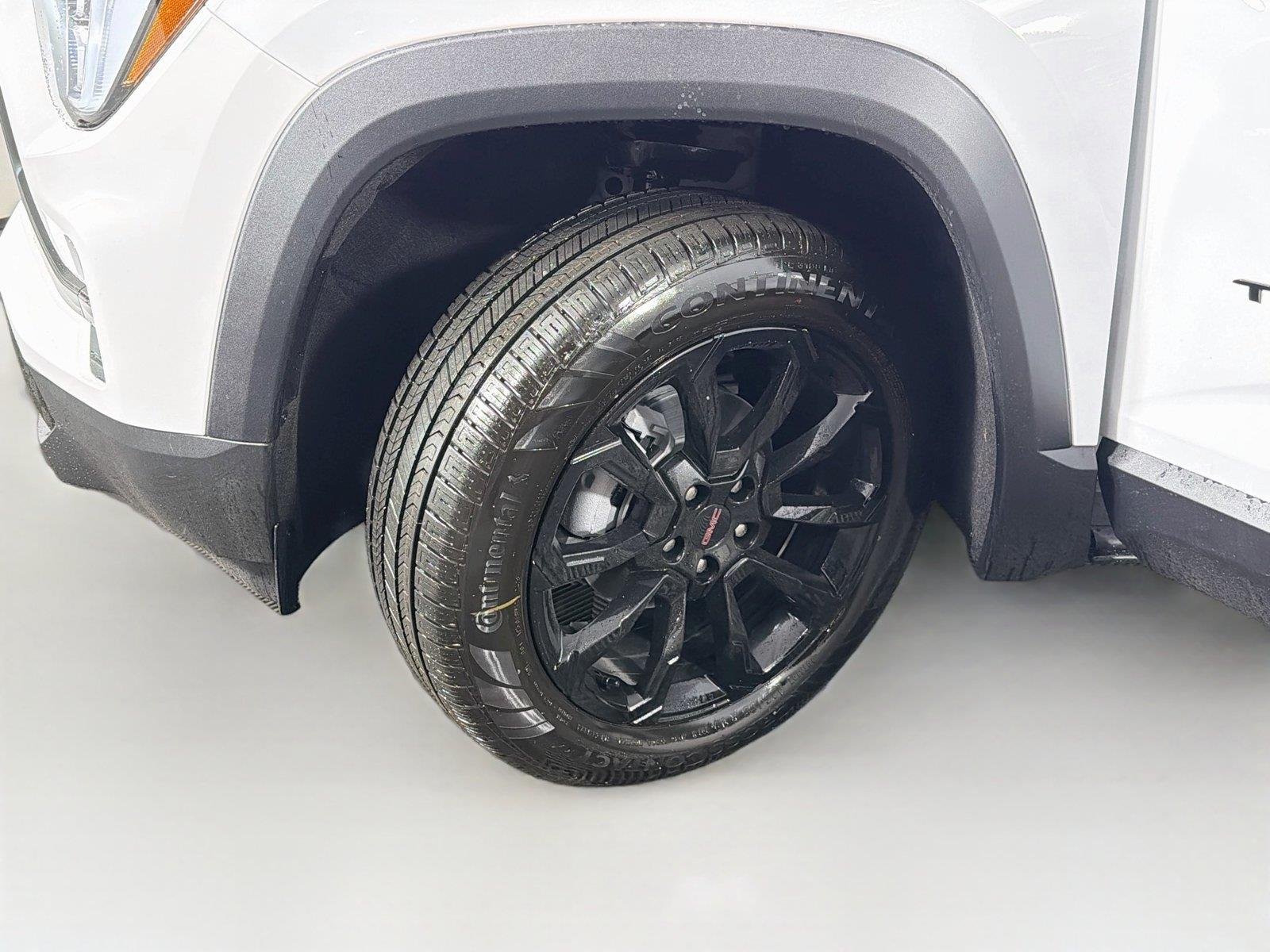 New 2027 Summit White GMC Elevation image 38