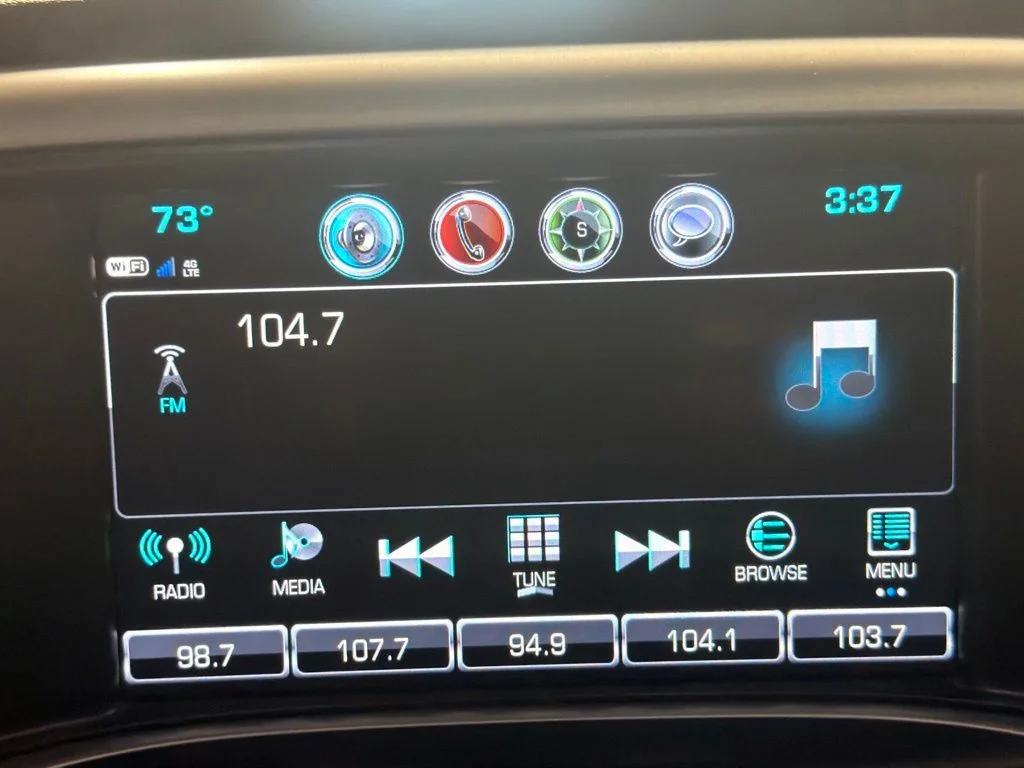 Used 2018 Quicksilver Metallic GMC SLT image 14