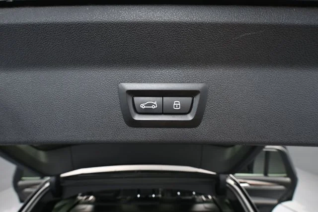 Used 2023 Black BMW xDrive30i image 42