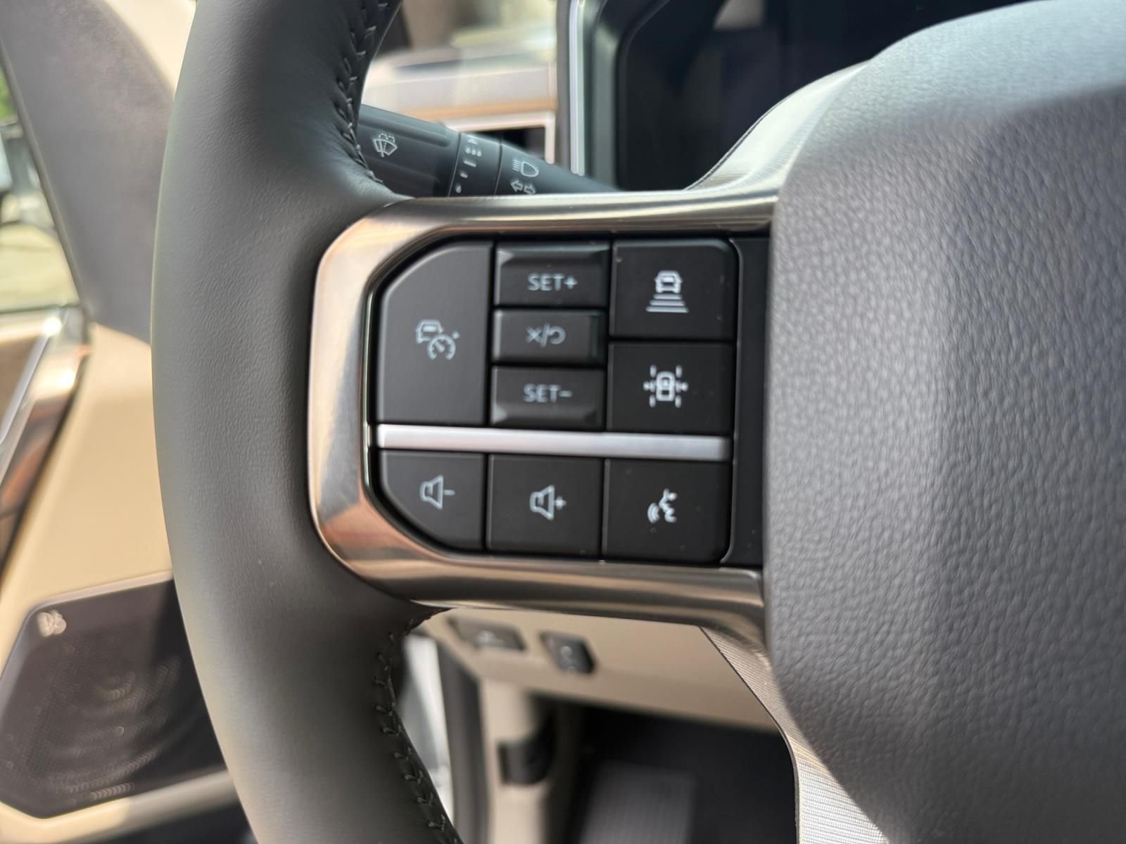 New 2026 Star White Metallic Tri-Coat Ford F-350® Platinum® image 25