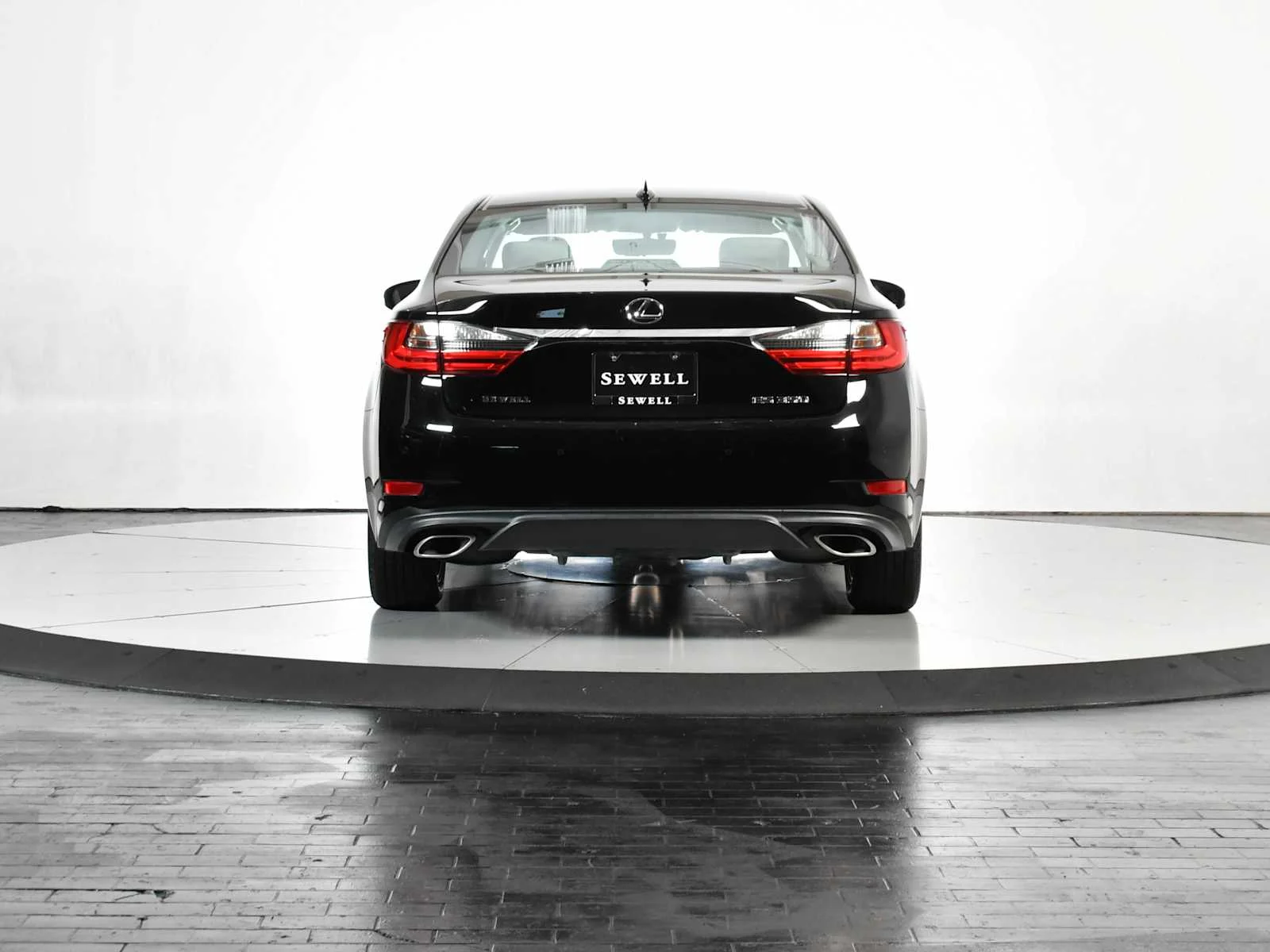 Used 2016 Obsidian Lexus  image 5