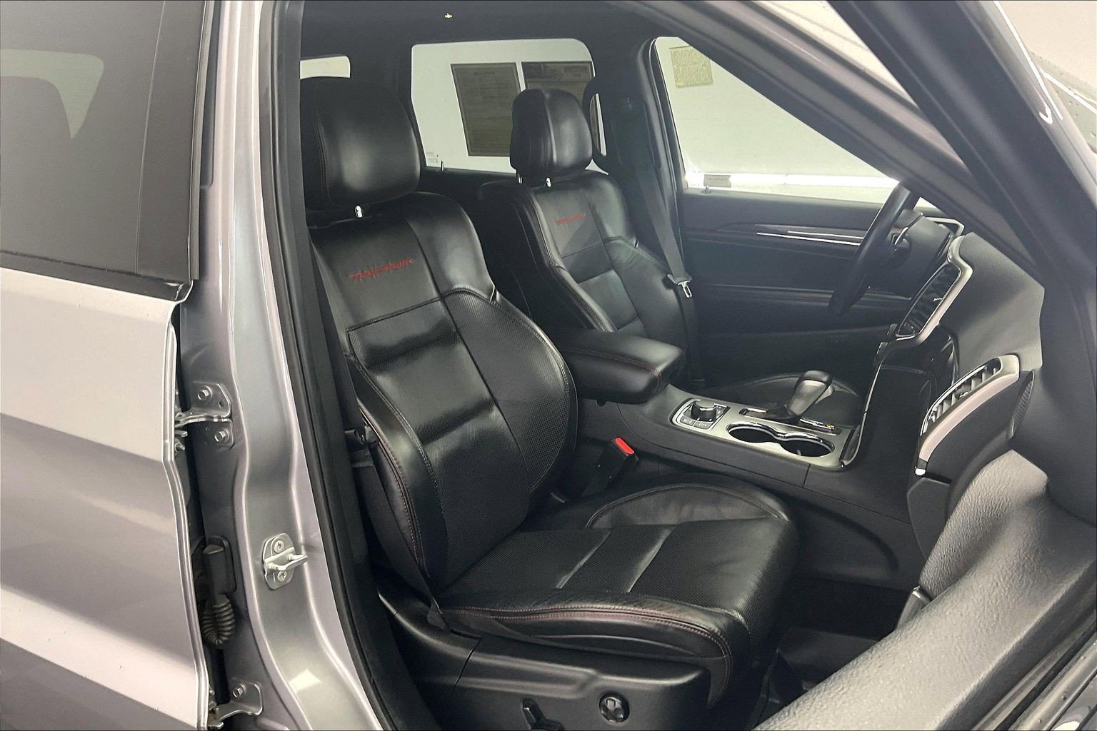 Used 2018 Silver Jeep Trailhawk 4x4 image 6