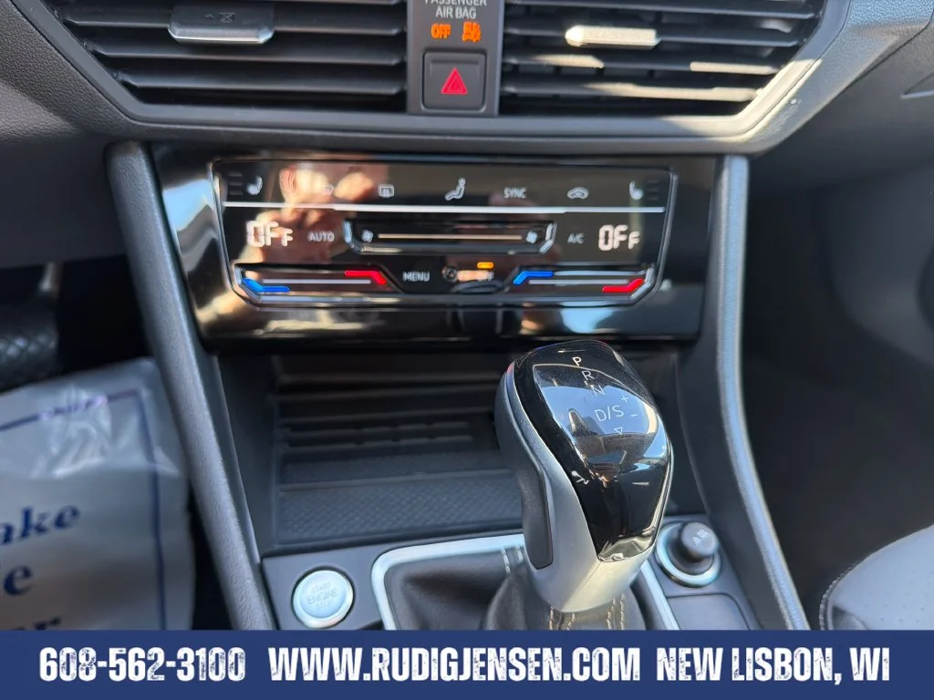 Used 2025 Gray Volkswagen 1.5T SE image 17