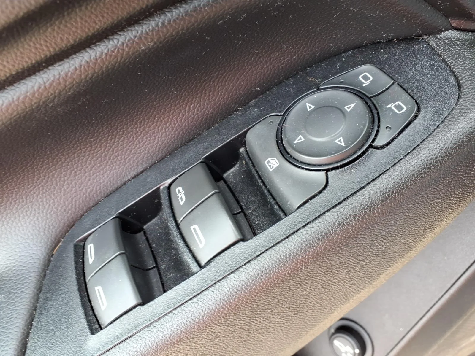Used 2019 Cajun Red Tintcoat Chevrolet LT image 16