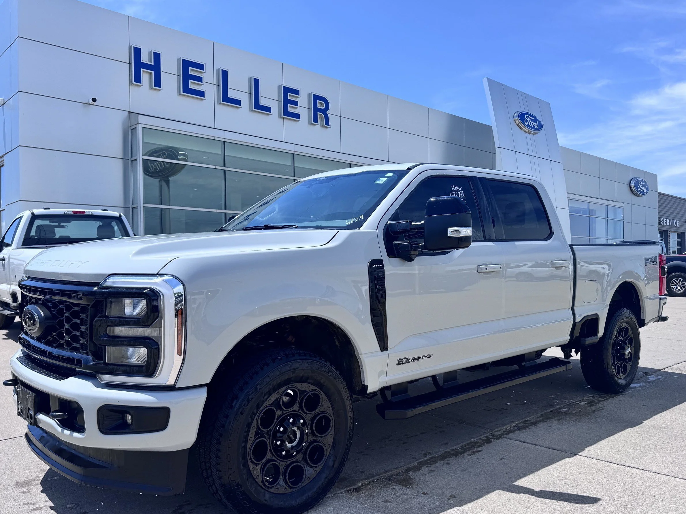 Used 2025 Avalanche Ford LARIAT image 3