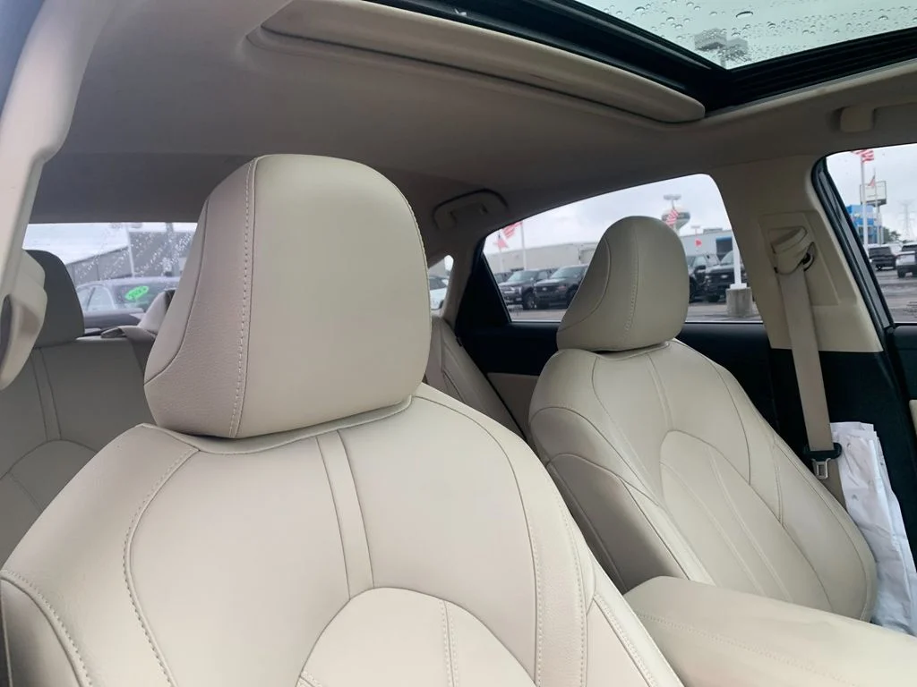 Used 2022 Black Toyota XLE Plus image 19