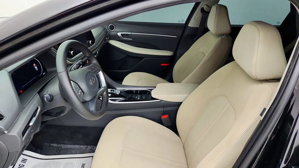 Used 2022 Phantom Black Hyundai SEL 2.5L w/ Convenience Pkg, Panoramic Sunroof & Digital Cluster image 20