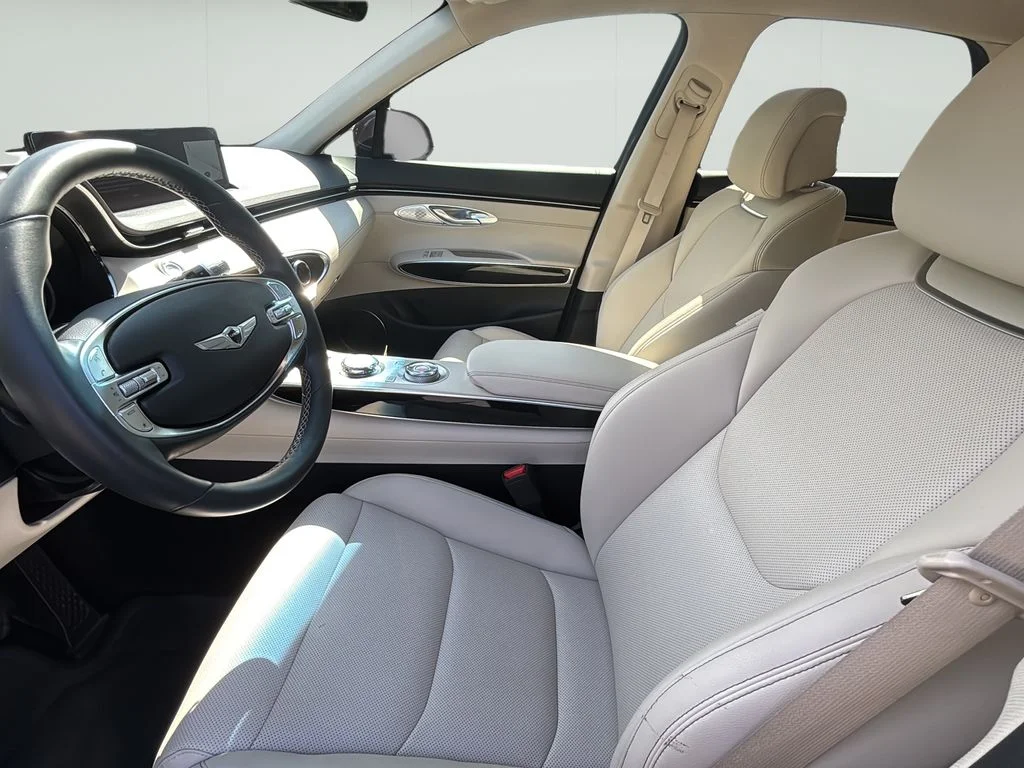 2025 GENESIS GV70 Standard - Photo 14