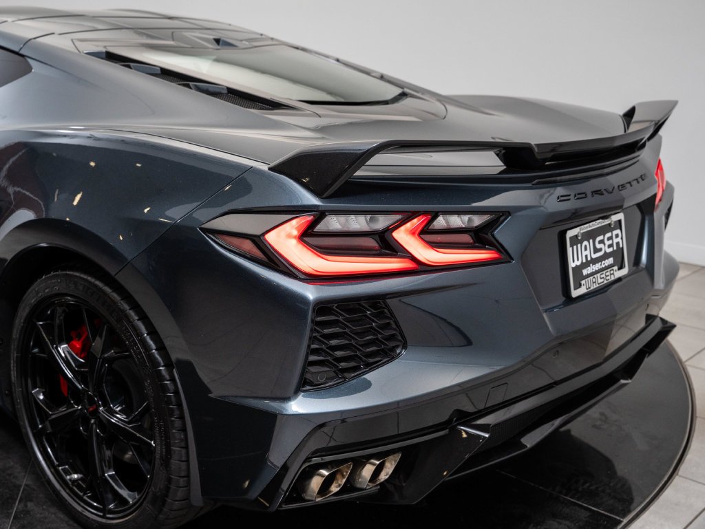 Used 2020 Shadow Gray Metallic Chevrolet Stingray image 19